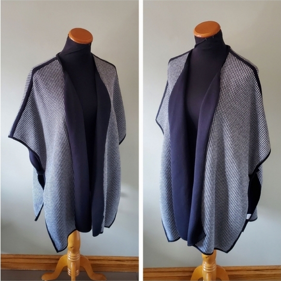 NWT BYLYSE M/L Old Money Timeless Preppy Ivy League Houndstooth Knit Poncho - Picture 3 of 13